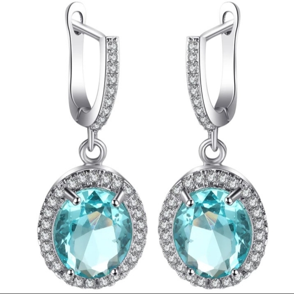 Jewelry - 🎀Stunning Aquamarine Drop Earrings